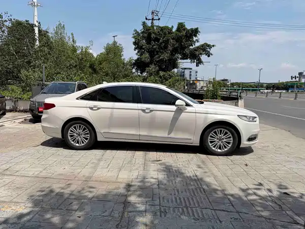 Ford Taurus 2018