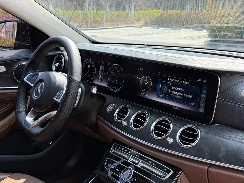 Mercedes-Benz E-Class 2017 — фото 18