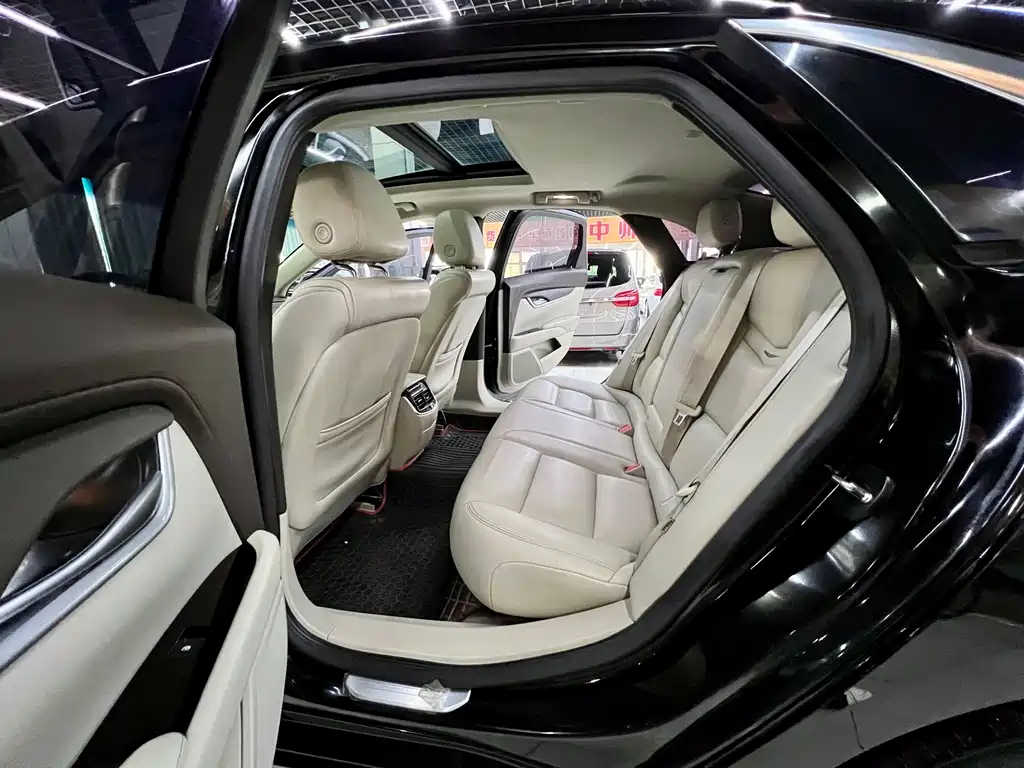 Cadillac XTS 2017 — фото 13