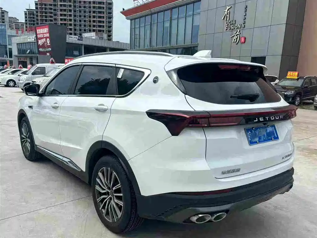 Jetour Jietu X70 PLUS 2024 — фото 9