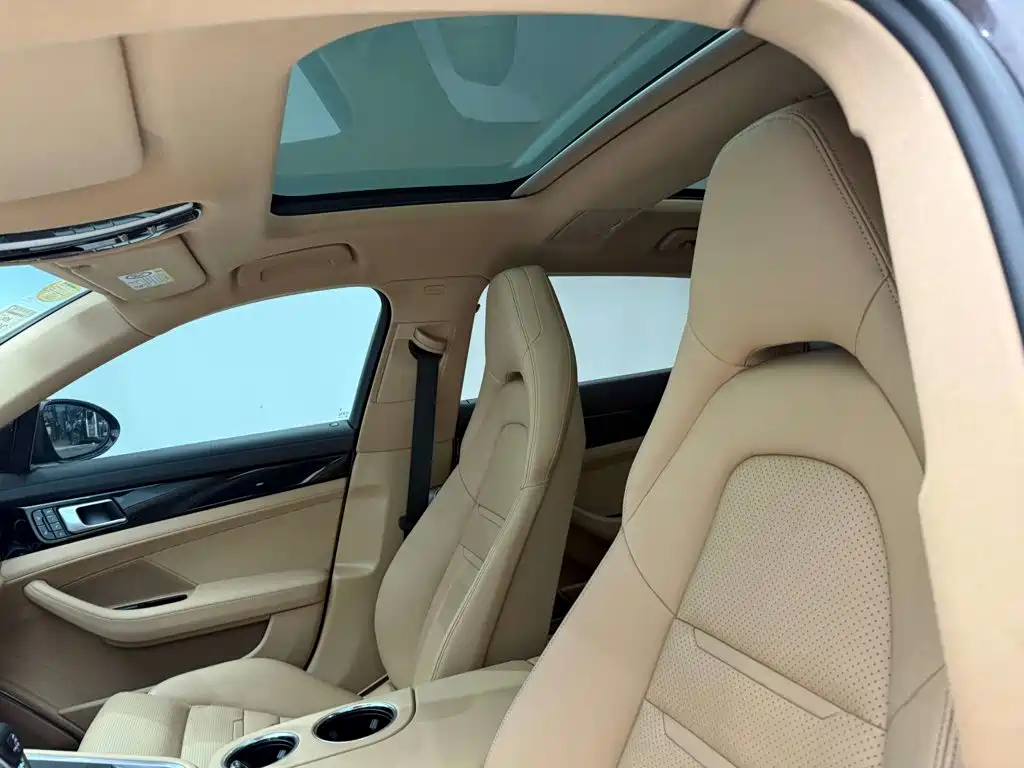 Porsche Panamera 2018 — фото 27