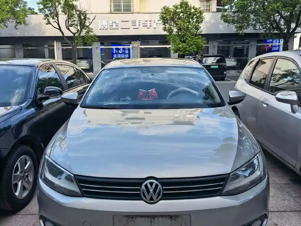 Volkswagen Sagitar 2014