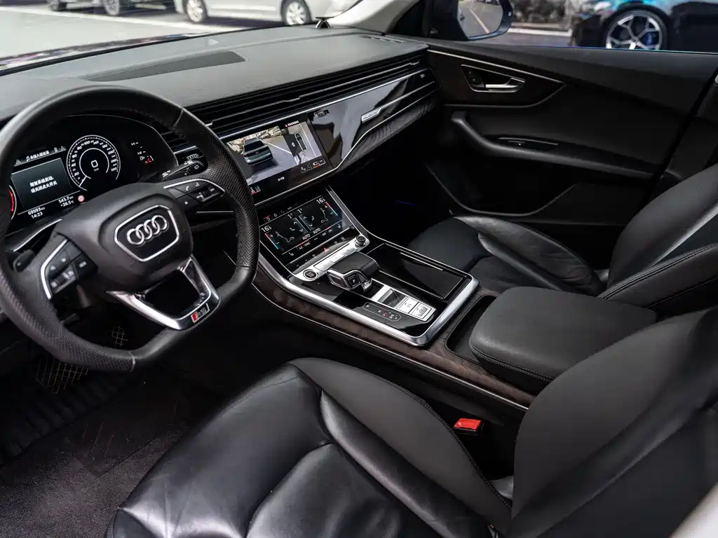 Audi Q8 2020 — фото 10