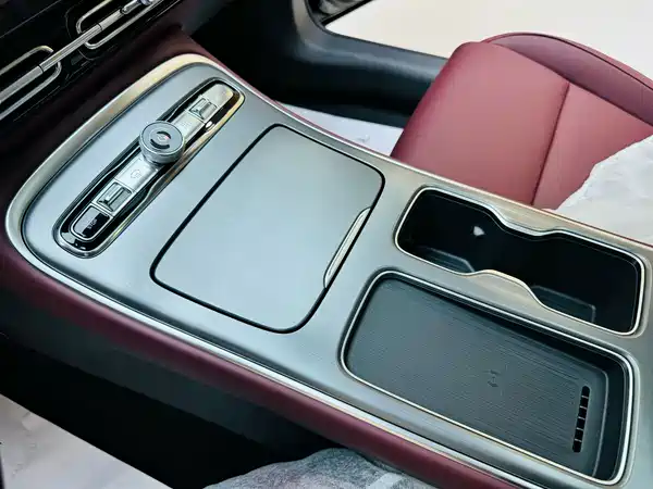 Hongqi H5 2026