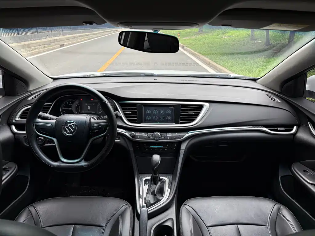 Buick Excelle 2017 — фото 10