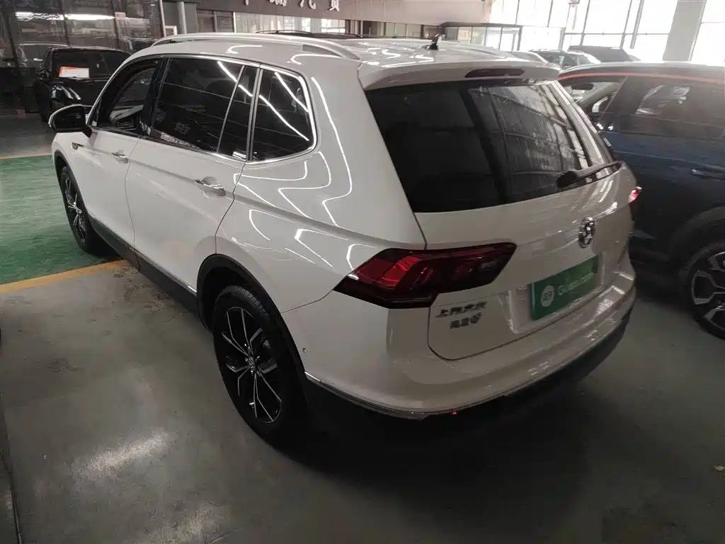 Volkswagen Tiguan L 2020 — фото 23