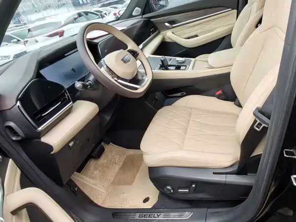 Geely Xingyue L 2025