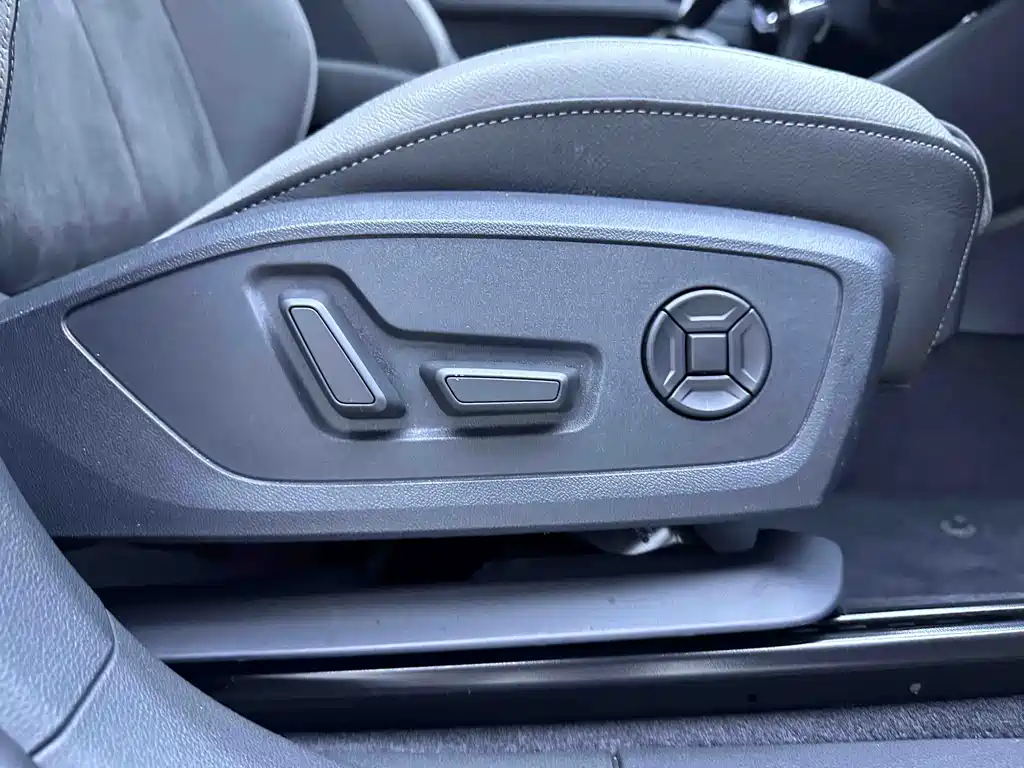 Audi Q3 2022 — фото 16
