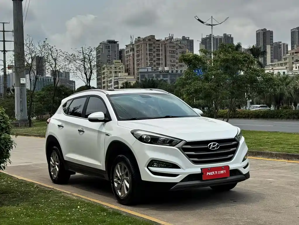 Hyundai Tucson 2017 — фото 11