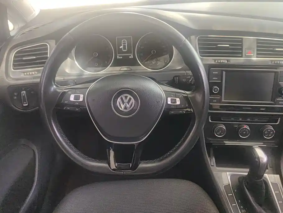 Volkswagen Golf 2018 — фото 15