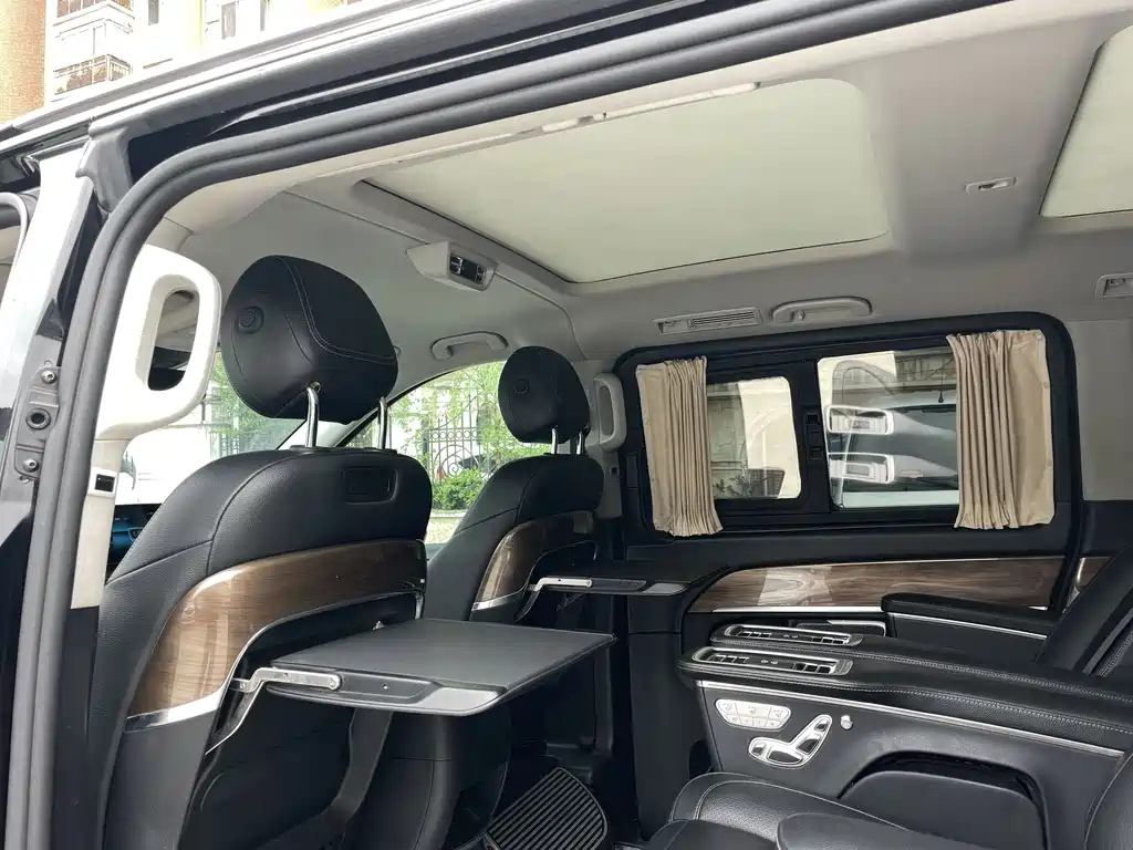 Mercedes-Benz V-Class 2020 — фото 22