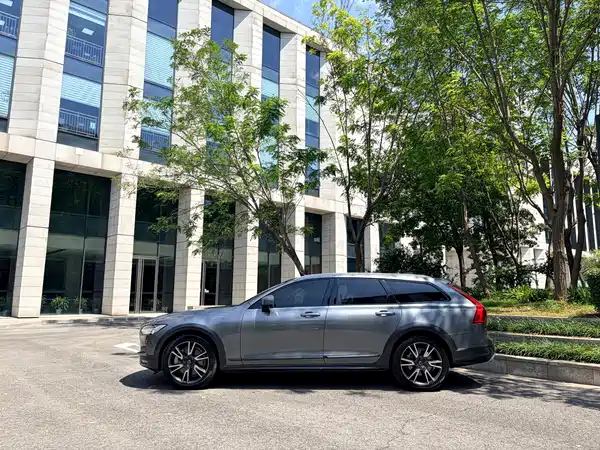 Volvo V90 2020