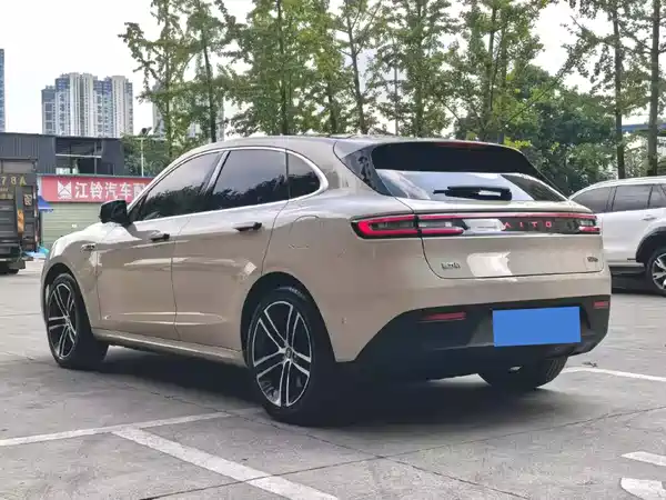 AITO M5 2023