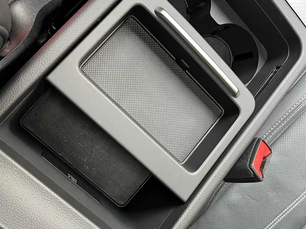 Audi Q5L 2023 — фото 21