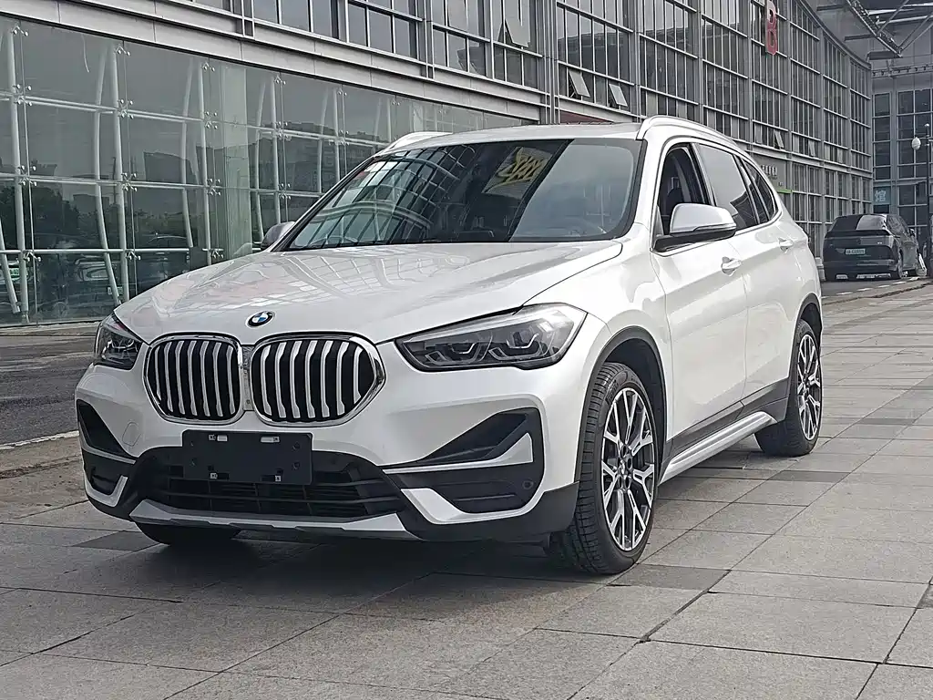 BMW X1 2021 — фото 1