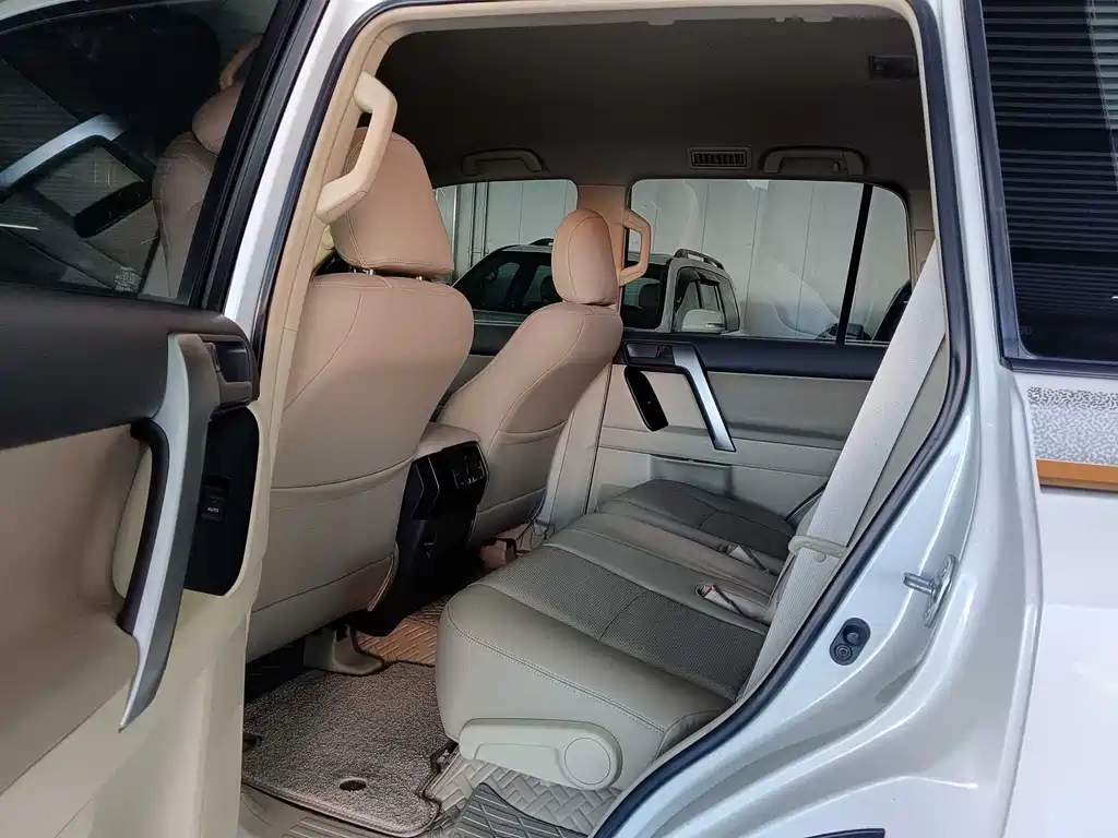 Toyota Prado 2015 — фото 14