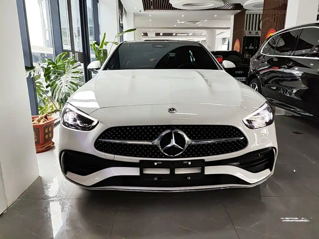 Mercedes-Benz C-Class 2024