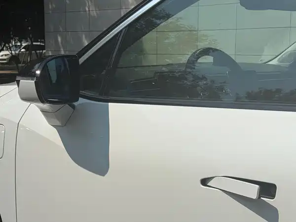 NIO ES8 2018