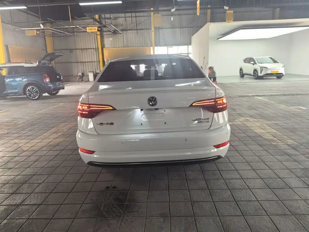 Volkswagen Sagitar 2019