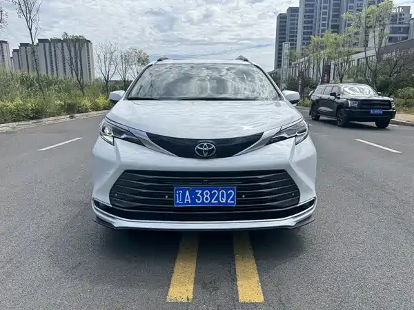 Toyota Sienna 2023