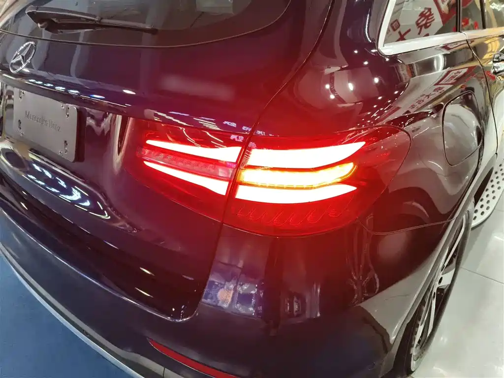 Mercedes-Benz GLC 2017 — фото 24
