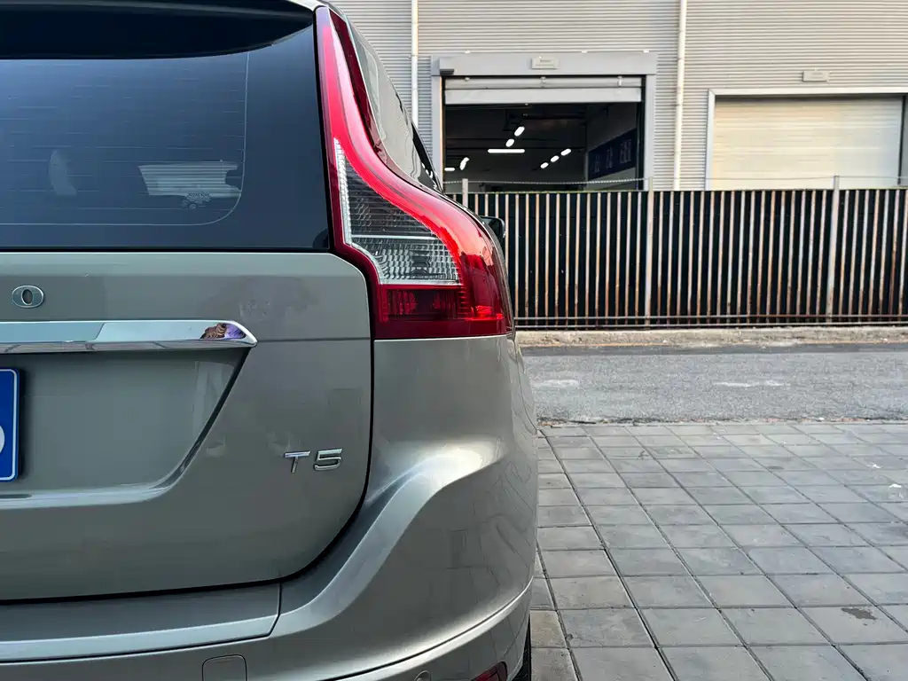 Volvo XC60 2015 — фото 15