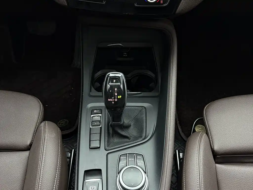 BMW X1 2022 — фото 9