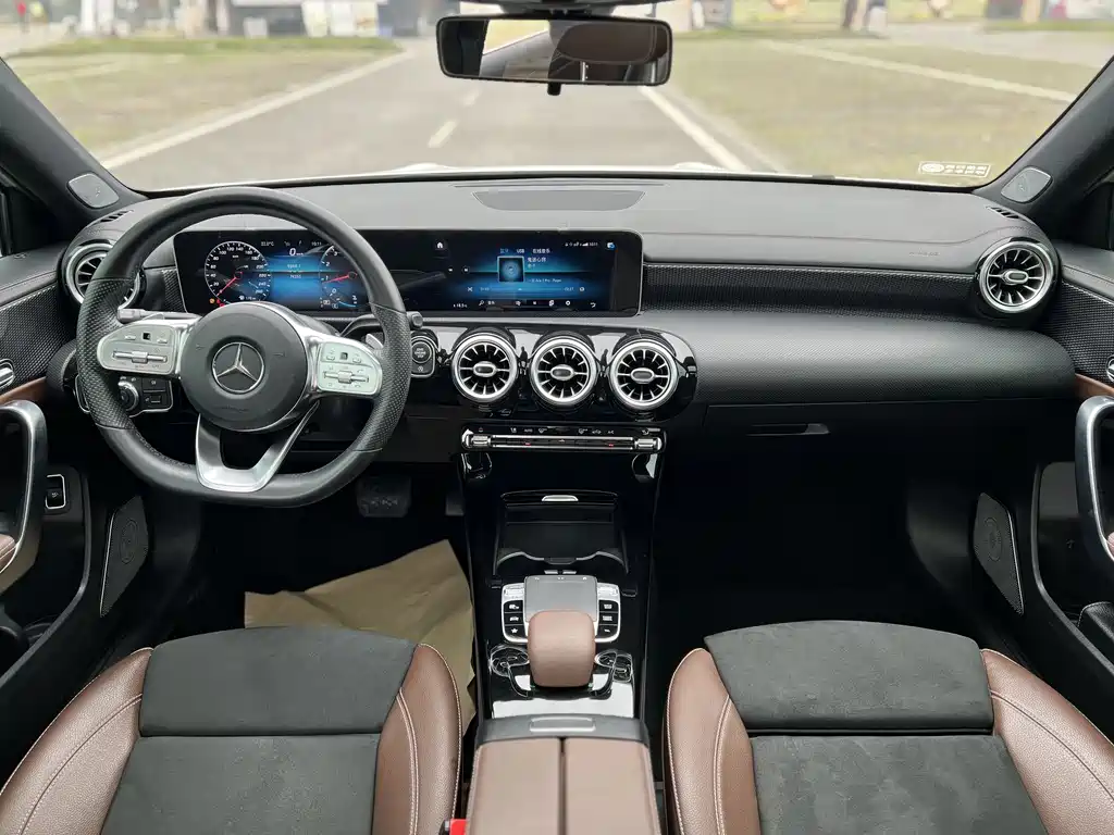 Mercedes-Benz A-Class 2020 — фото 12