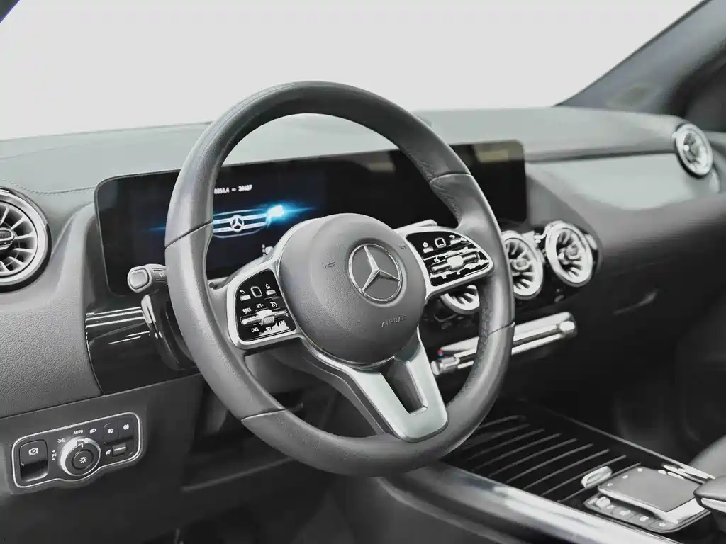 Mercedes-Benz GLA 2023 — фото 27