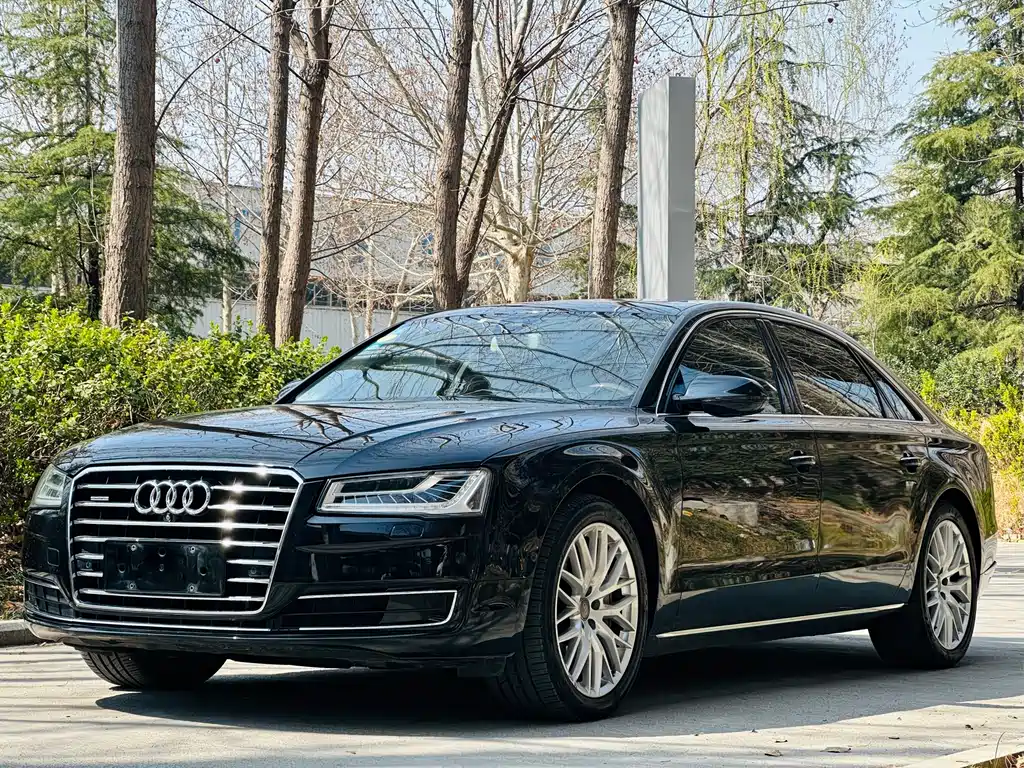 Audi A8 2014 — фото 1