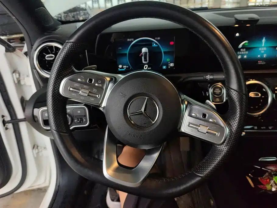 Mercedes-Benz A-Class 2019 — фото 14