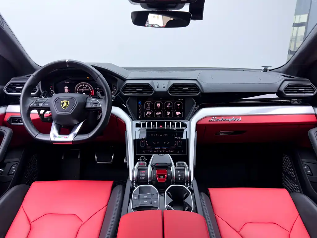 Lamborghini Urus 2019 — фото 26