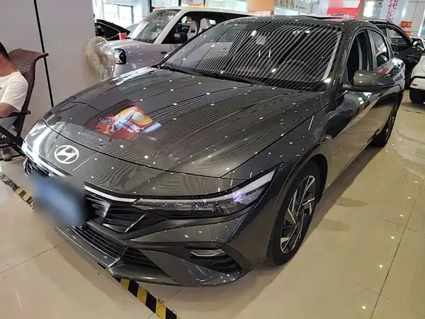 Hyundai Elantra 2024