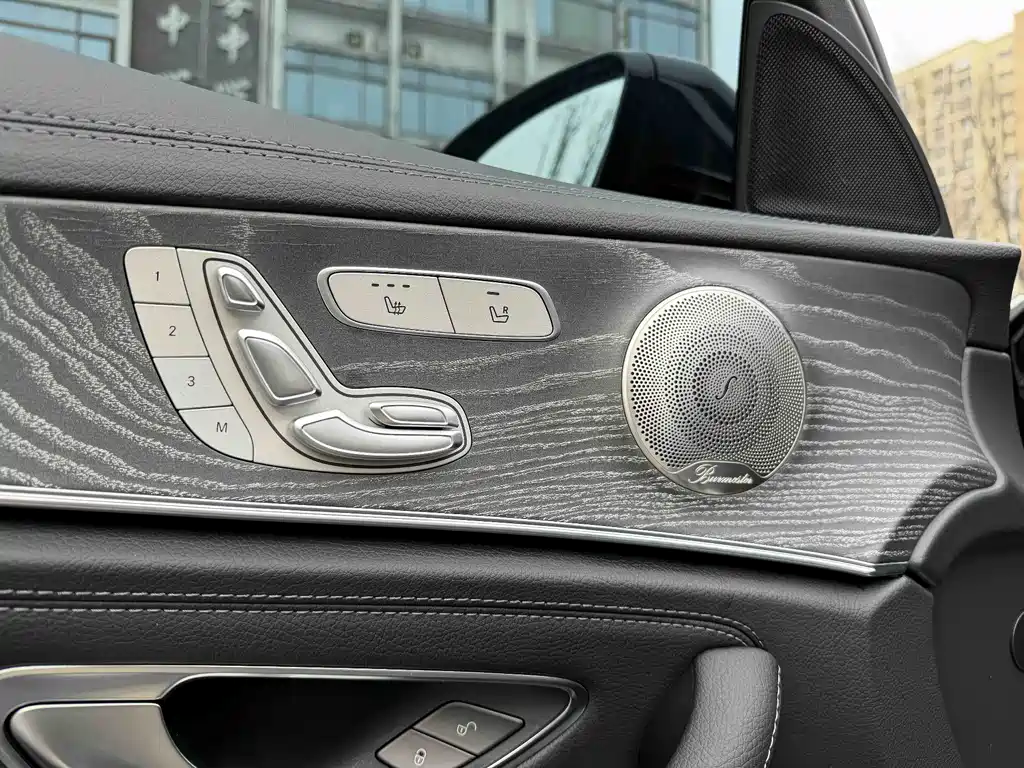 Mercedes-Benz E-Class 2022 — фото 12