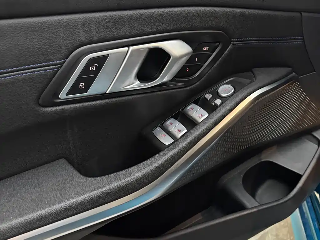 BMW 3 Series 2024 — фото 12