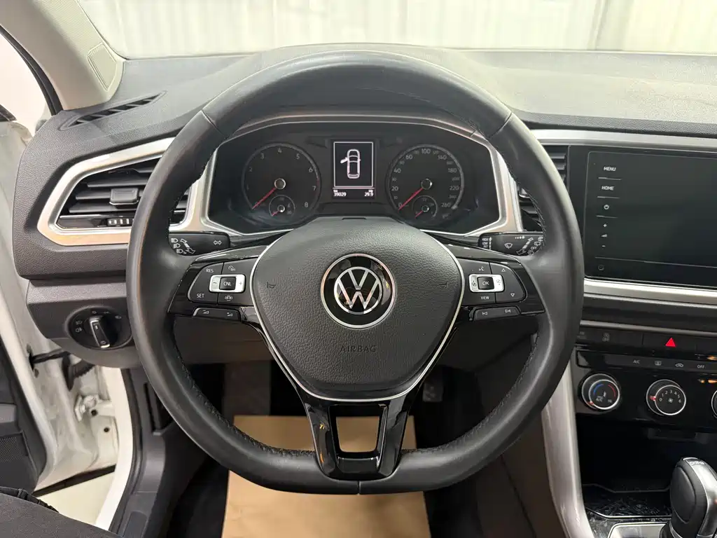 Volkswagen T-Roc 2022 — фото 14