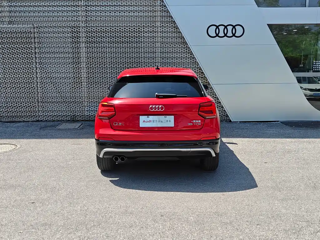 Audi Q2L 2019 — фото 5