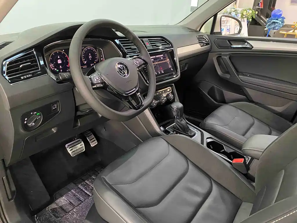 Volkswagen Tiguan L 2021 — фото 11