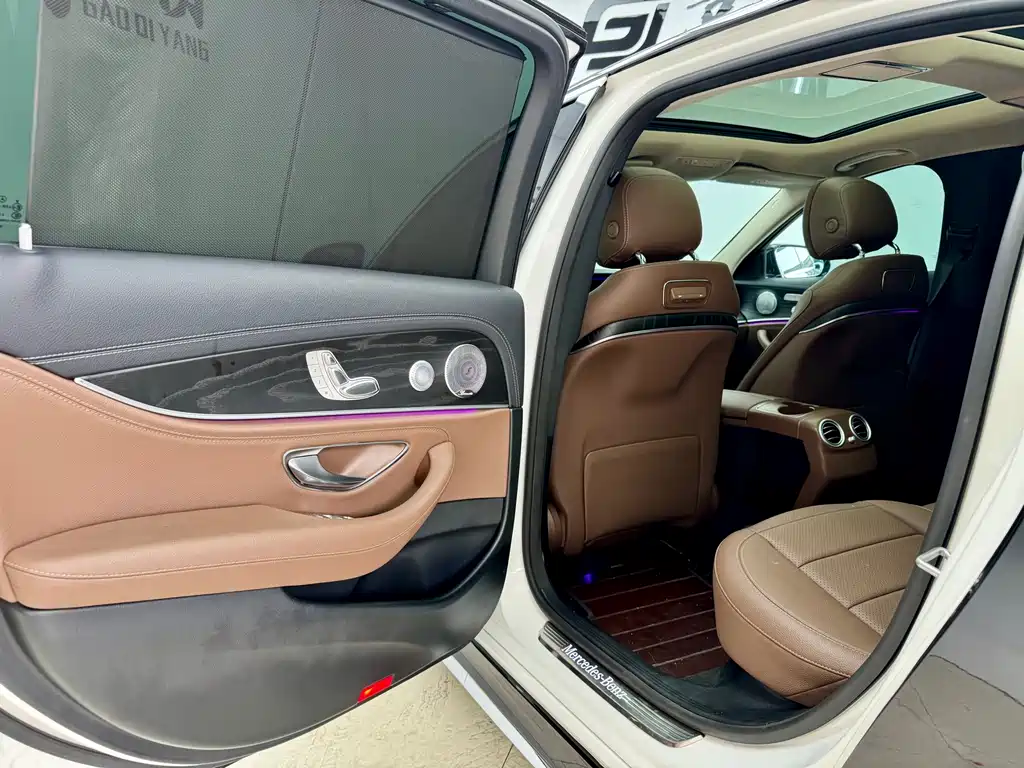 Mercedes-Benz E-Class 2020 — фото 11