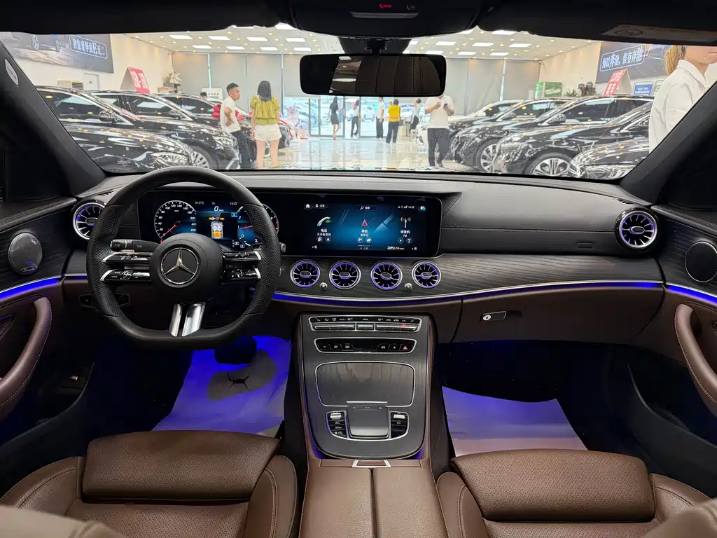 Mercedes-Benz E-Class 2022 — фото 12