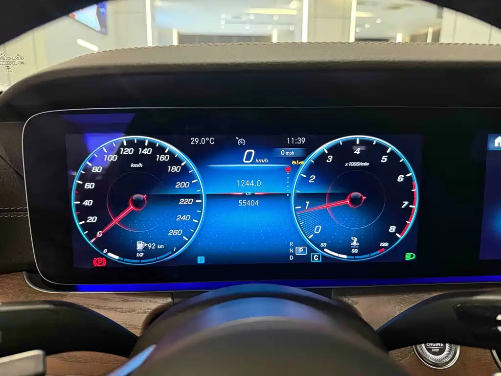 Mercedes-Benz E-Class 2023 — фото 12