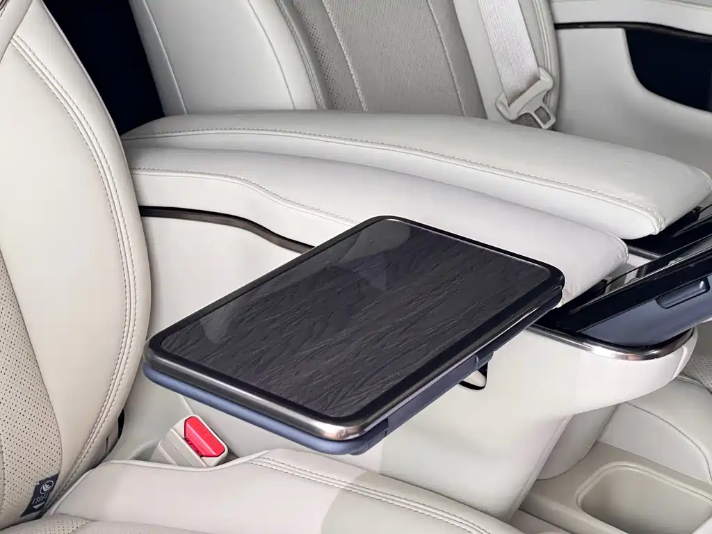 Toyota Vellfire 2023 — фото 15