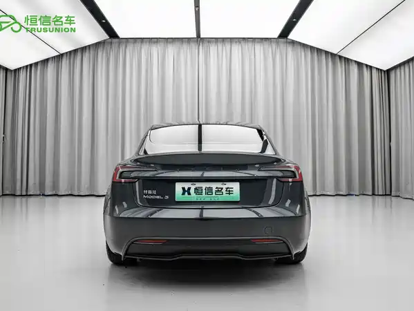 Tesla Model 3 2025