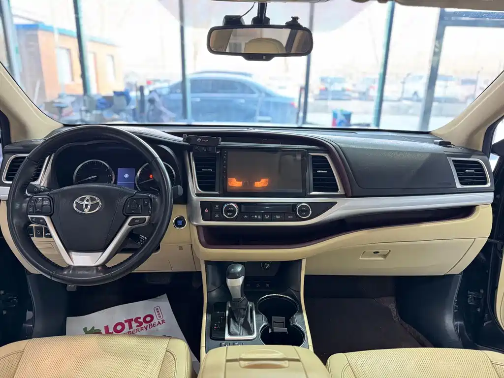 Toyota Highlander 2017 — фото 9