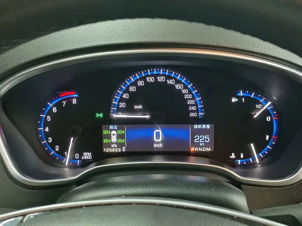 Cadillac SRX 2015 — фото 12