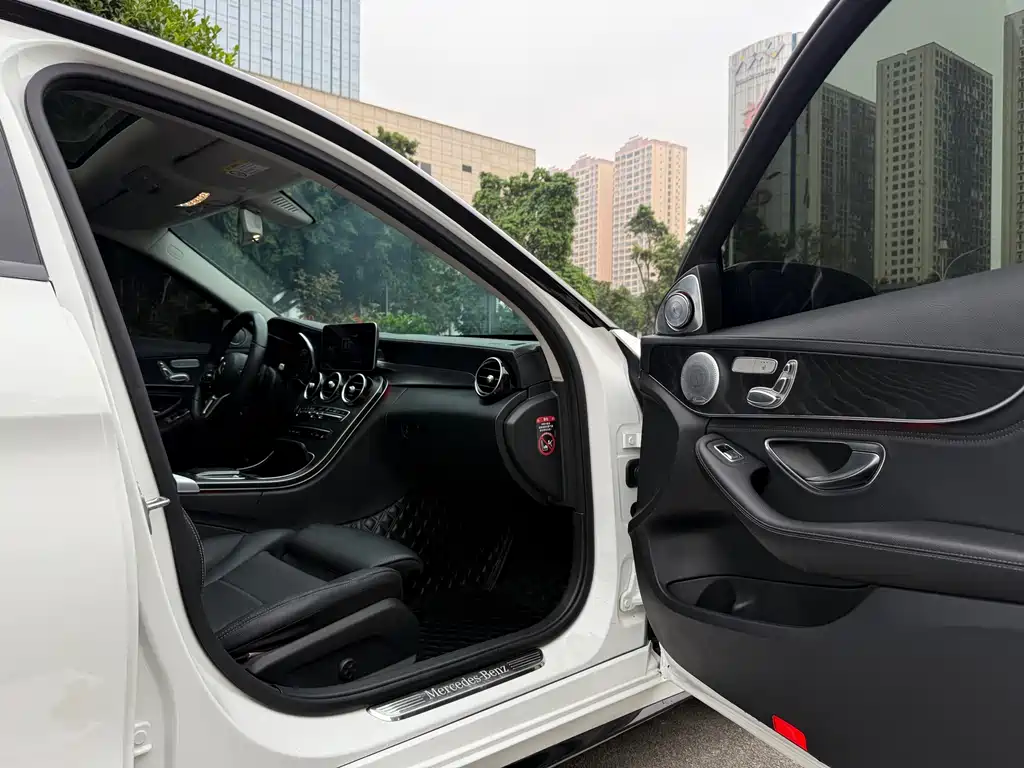 Mercedes-Benz C-Class 2019 — фото 12