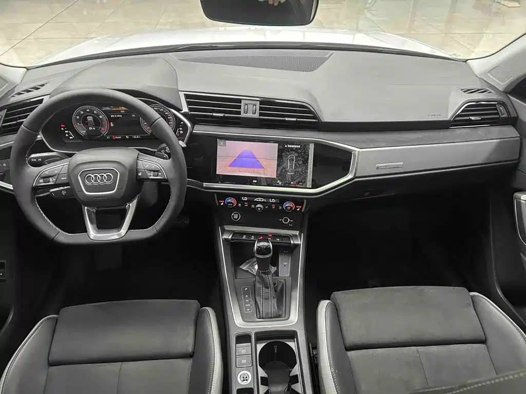 Audi Q3 2023 — фото 2