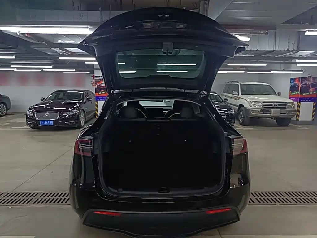 Tesla Model Y 2022 — фото 19