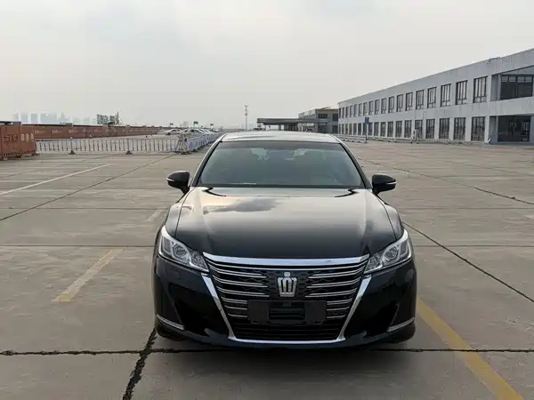 Toyota Crown 2017