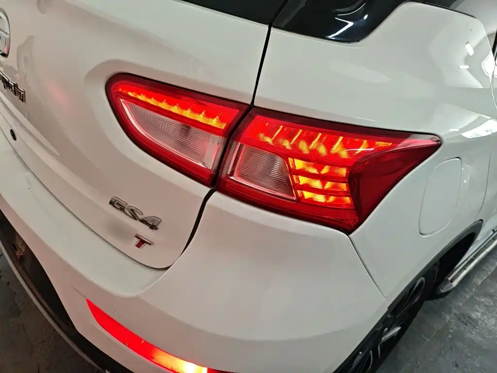 GAC Trumpchi GS4 2016 — фото 8